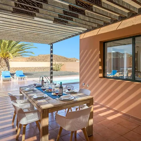 Villa Palm View By *